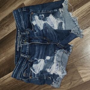 AMERICAN Eagle Outfitters Denim Distressed Shorts size 4
